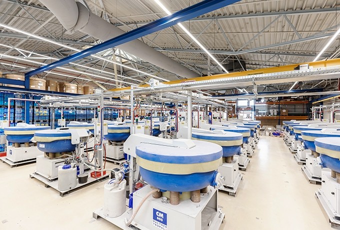 powder injection molding filling system from a wide angle